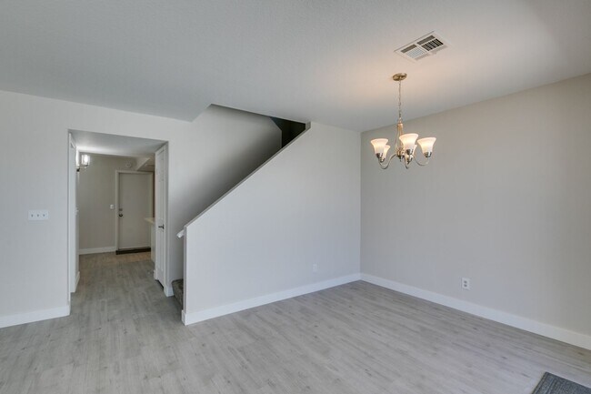 Building Photo - Great 3 bedroom home in South Shores!!