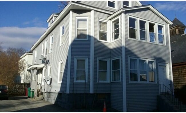 Building Photo - 15 Cranes Ave