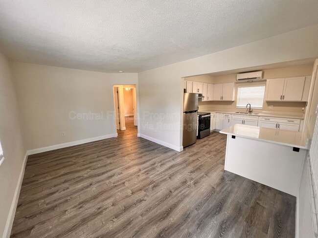 Building Photo - 2414 Formosa Ave