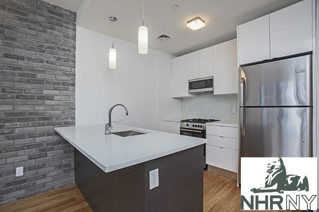 Building Photo - 376 Franklin Avenue