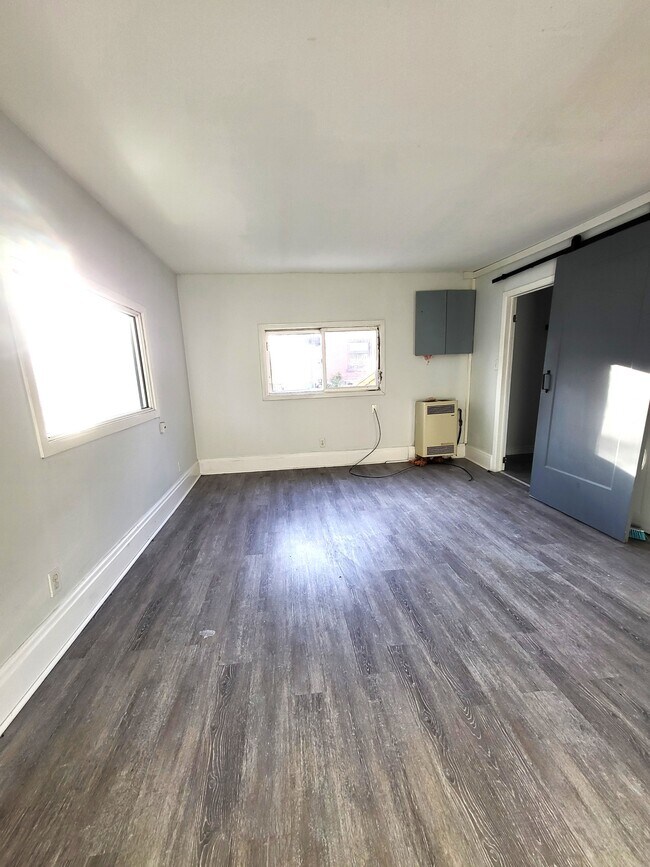 Building Photo - 269 Main St