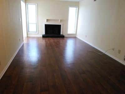 Foto del edificio - 9400 Roberts Dr