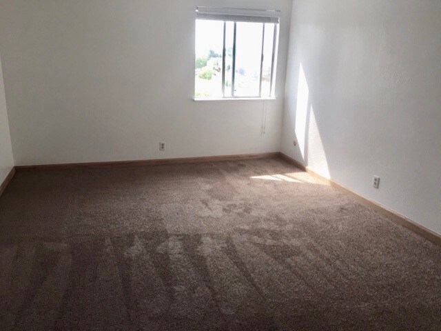 Building Photo - 300 Union St