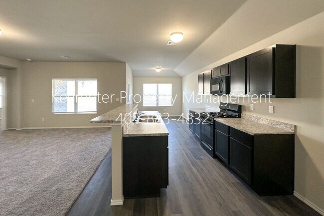 Building Photo - Gorgeous 4 Bed 2 Bath Home in Heart Of Yukon!