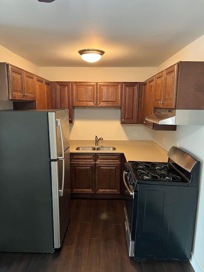 Building Photo - 1500 Light Road