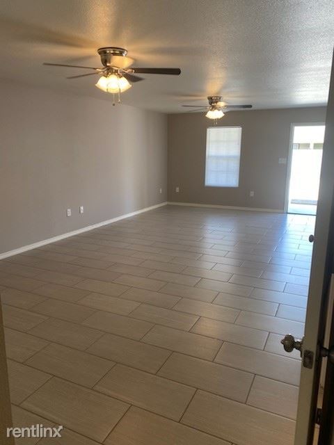 Foto del edificio - 2 br, 1.5 bath Townhome - 3153 Avenue H