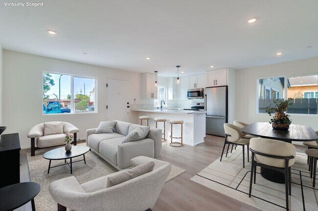 Building Photo - 3042-3044 J St