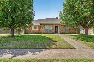 Building Photo - 2403 Ridgevalley Dr