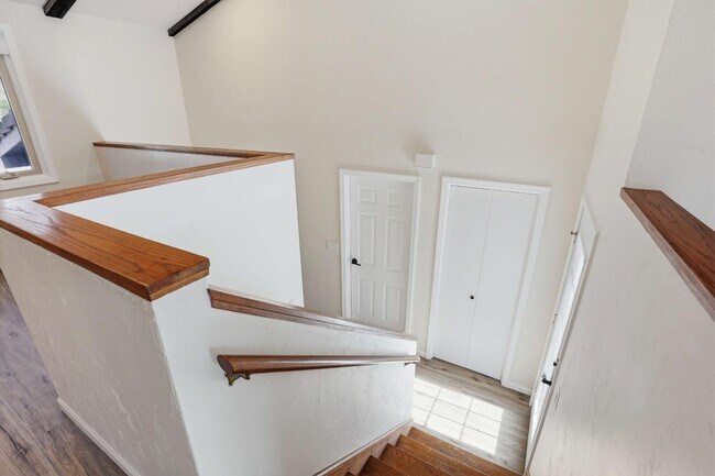 Foto del edificio - 957 Beta Dr