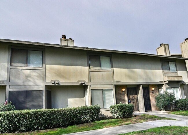 Foto del edificio - 4757 N Woodrow Ave