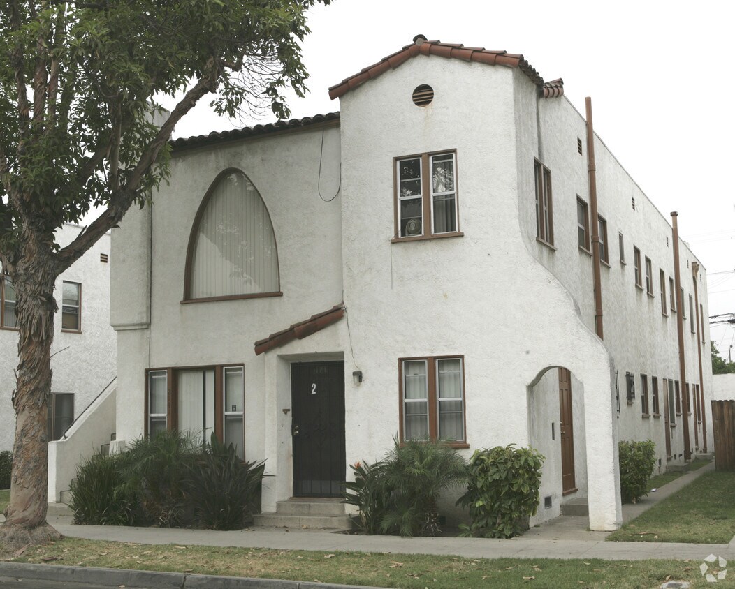 Building Photo - 2141 Chestnut Ave