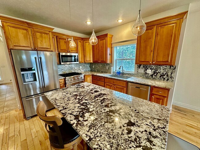 Foto del edificio - 4409 W Country Hls Ln