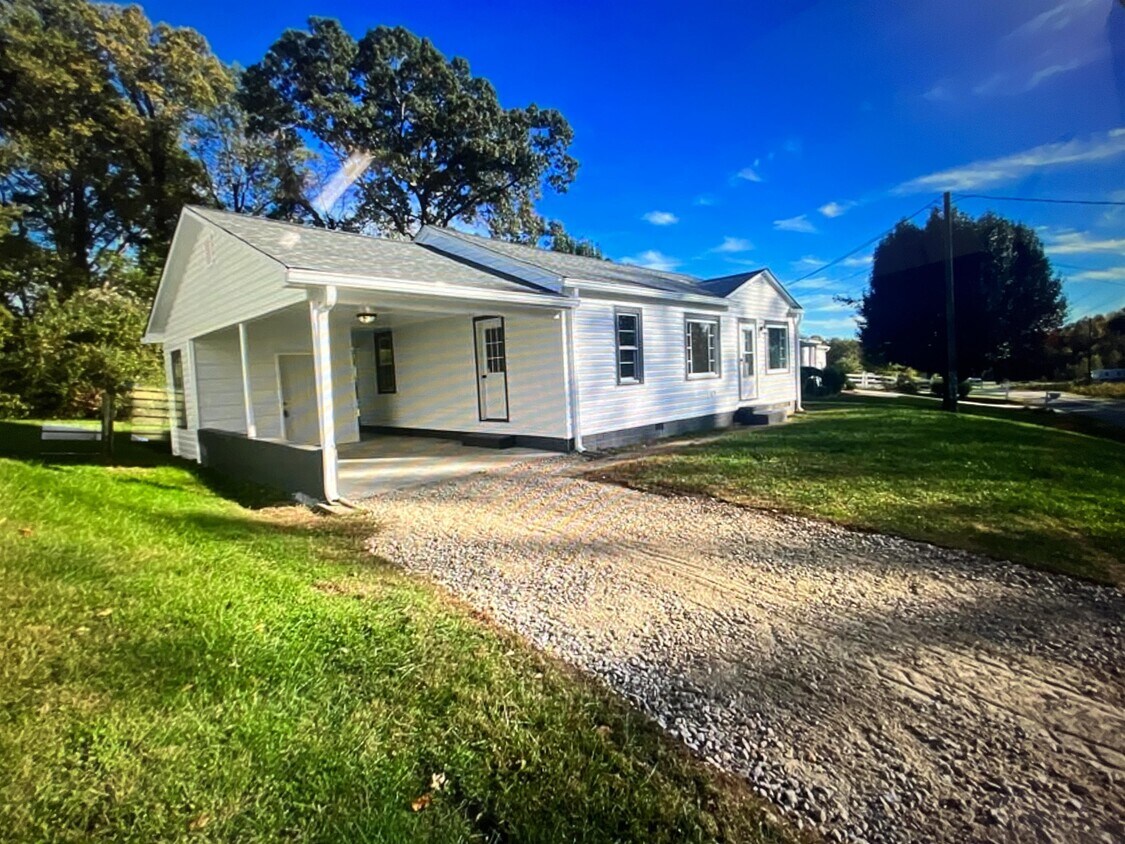 291 Green Acres Myers St, Millers Creek, NC 28651 House Rental in