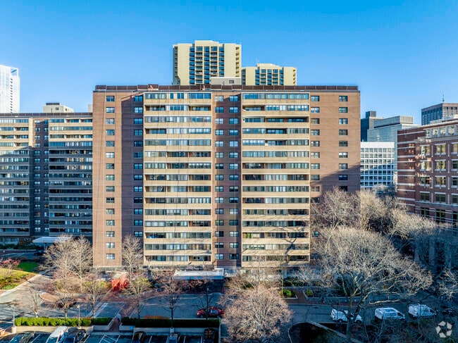 Building Photo - Hawthorne Place Condominium