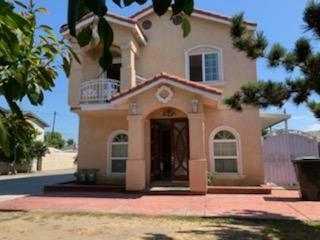 Primary Photo - 8672 Lampson Ave