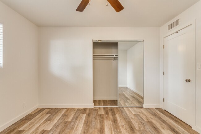 Foto del edificio - 1245 W 4th St