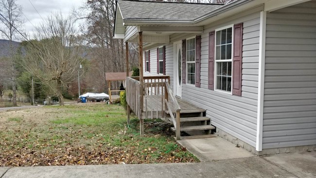 Building Photo - 896 Indian Hills Dr