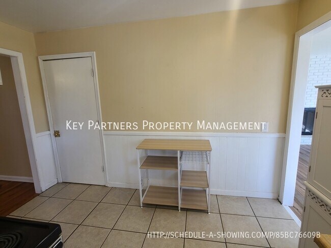 Foto del edificio - 4317 W 77th St