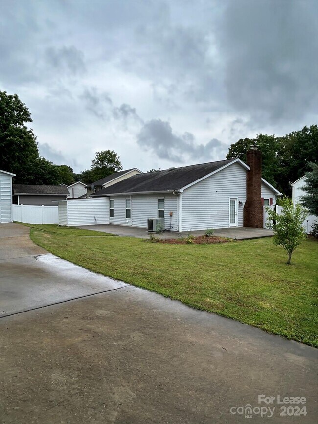 Building Photo - 2901 Rural Hill Court