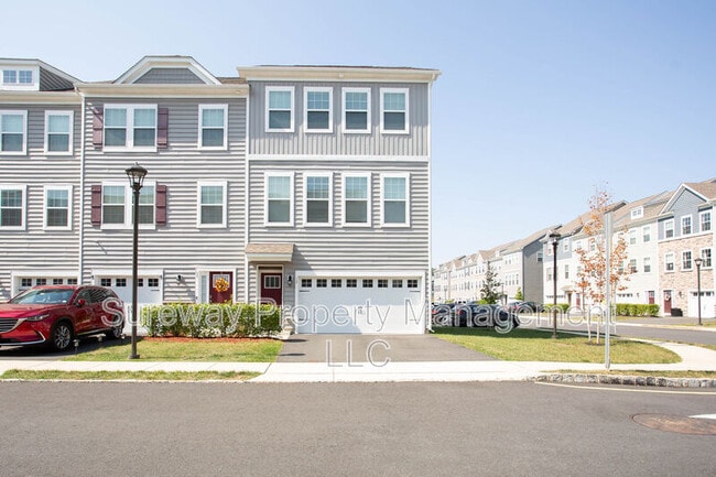 Photo - 13 Verona Ln Townhome