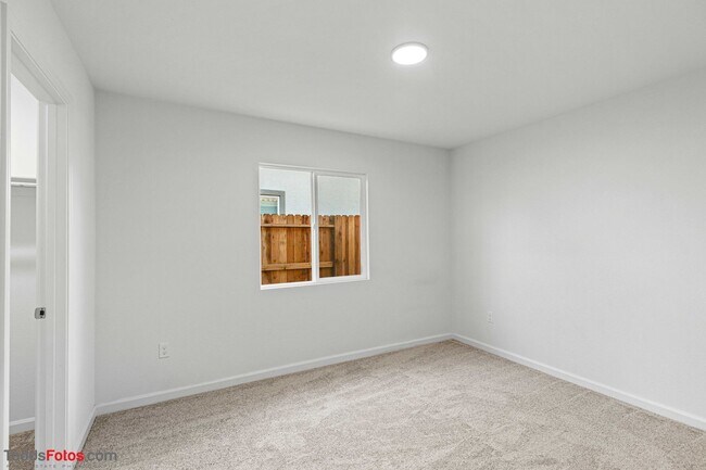 Foto del edificio - **** MOVE IN SPECIAL- 1/2 OFF FIRST MONTH RENT ****