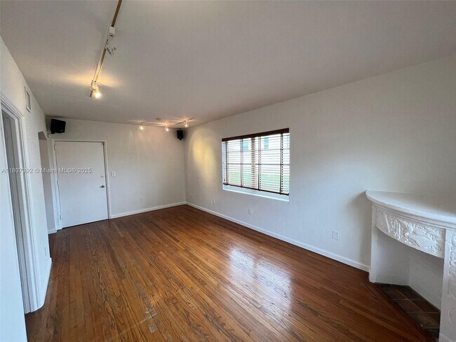 Foto del edificio - 1535 Meridian Ave