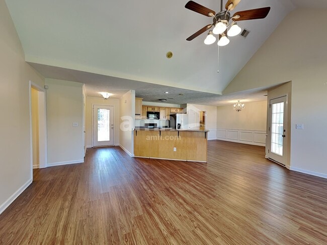 Building Photo - 633 Tylertown Rd