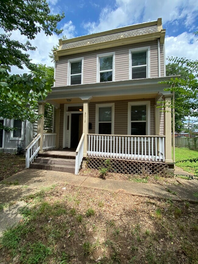 Building Photo - 3012 Parkwood Ave