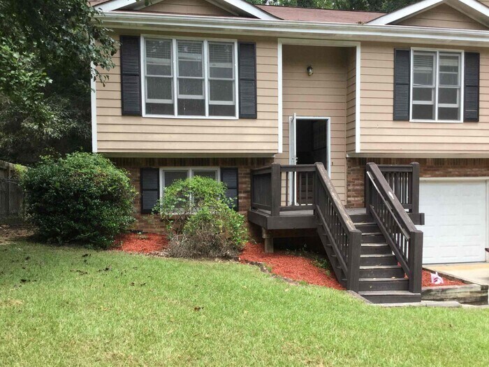 Primary Photo - 1450 Country Ln Dr NE