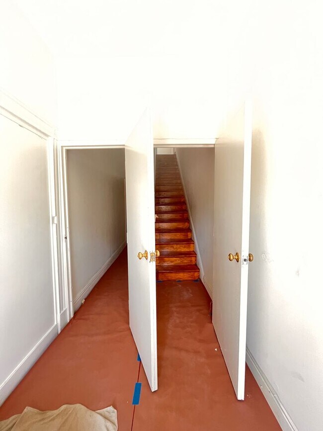 Foto del edificio - 323 N 36th St