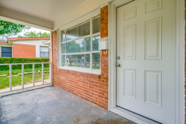 Foto del edificio - Newly Renovated 3 Bedroom Home