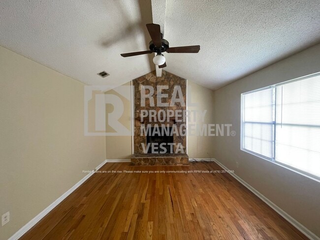 Foto del edificio - Three Bedroom Home in Warner Robins