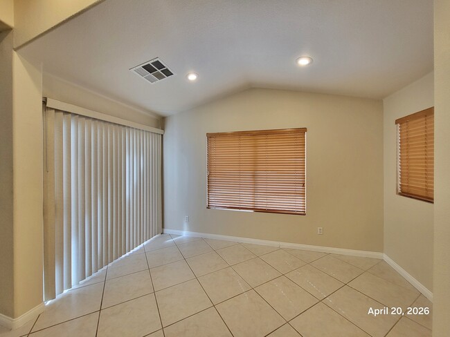 Foto del edificio - 9045 San Marin St