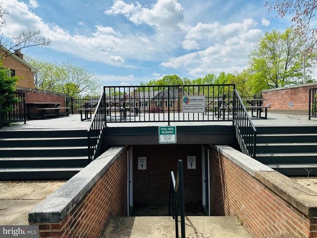 Building Photo - 8251 Clifton Farm Ct
