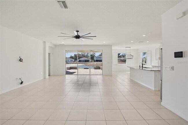 Foto del edificio - 10747 Laxer Cay Loop
