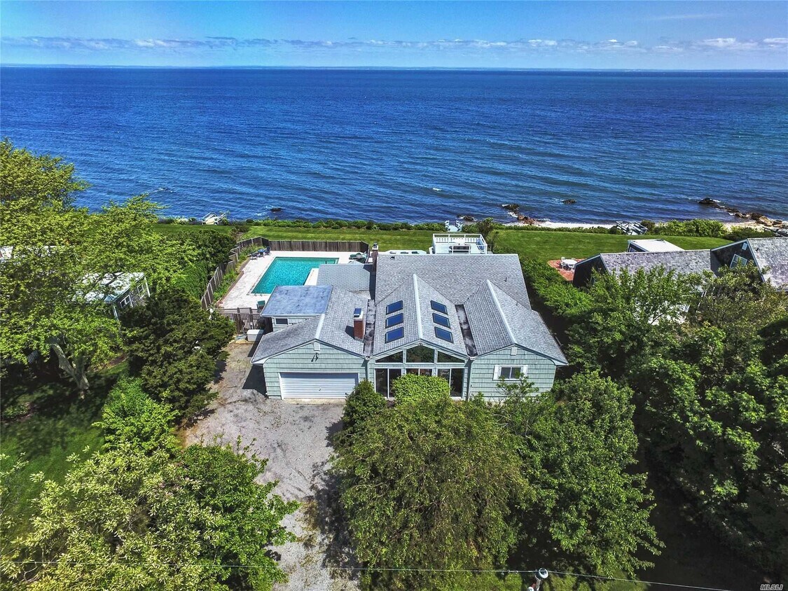 Foto principal - 1055 Sound View Rd