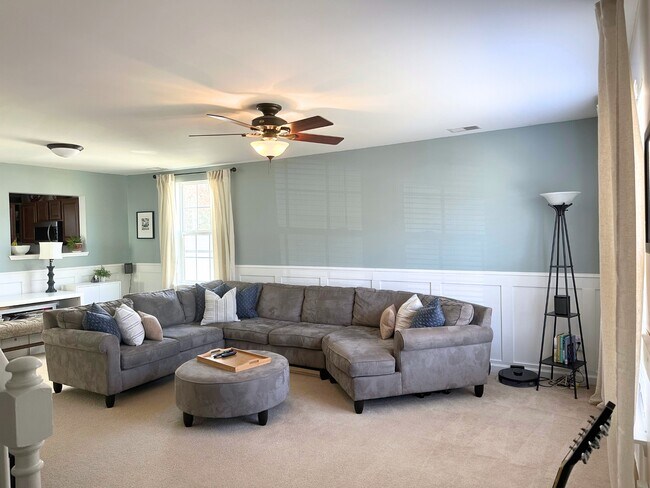 Foto del edificio - 1026 Village Green Ln