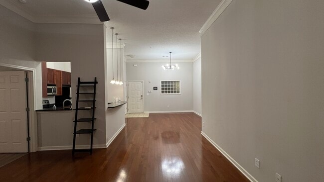 Dining - 401 16th St NW