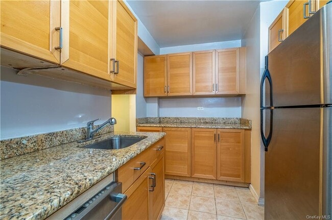 Building Photo - 5775 Mosholu Ave