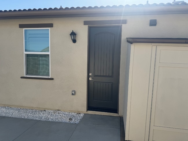 Building Photo - 11762 Saddleback Dr