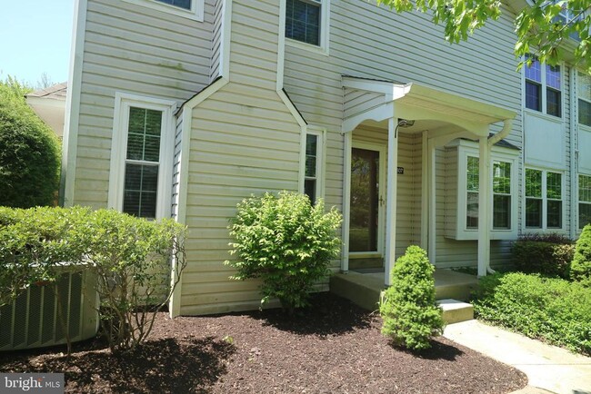 Foto del edificio - 7807 Spruce Mill Dr