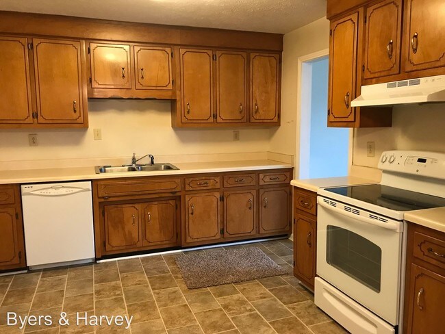 Foto del edificio - 2 br, 1.5 bath House - 216 Rebecca Lane