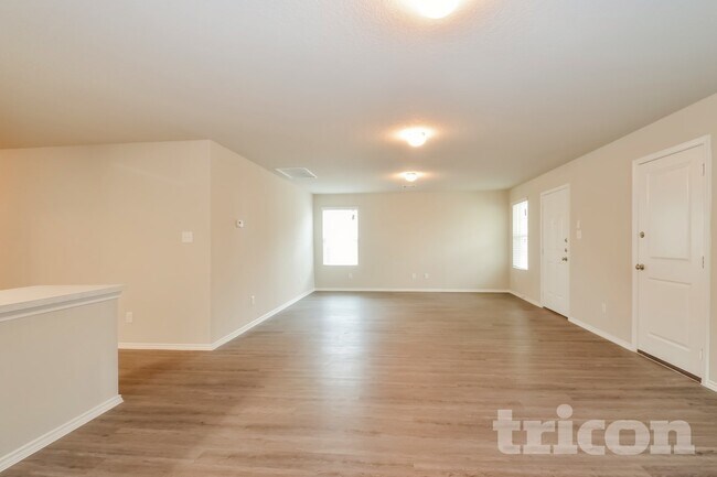 Foto del edificio - 9726 Marbach Gdn