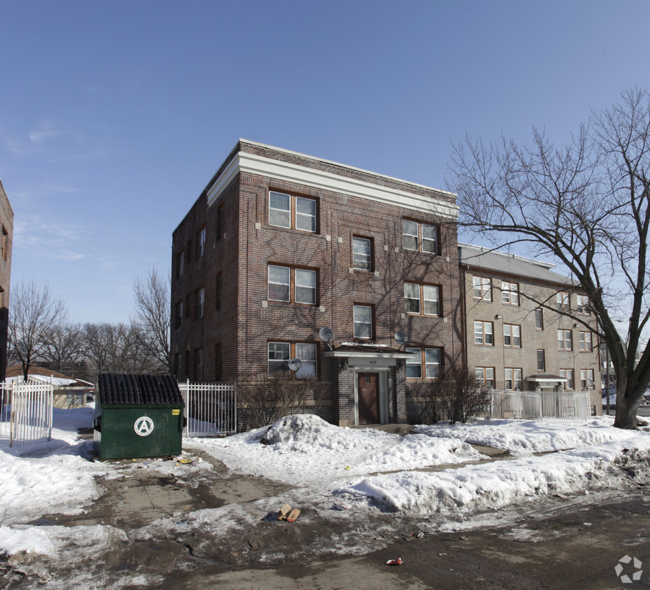 Building Photo - 6th and Hickman Apartments