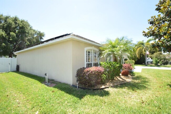 Foto del edificio - 241 Pine Shadow Ln