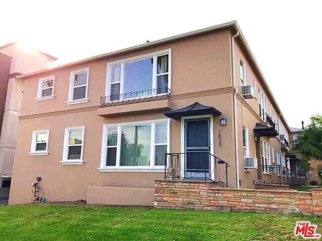 Building Photo - 1839 N Normandie Ave