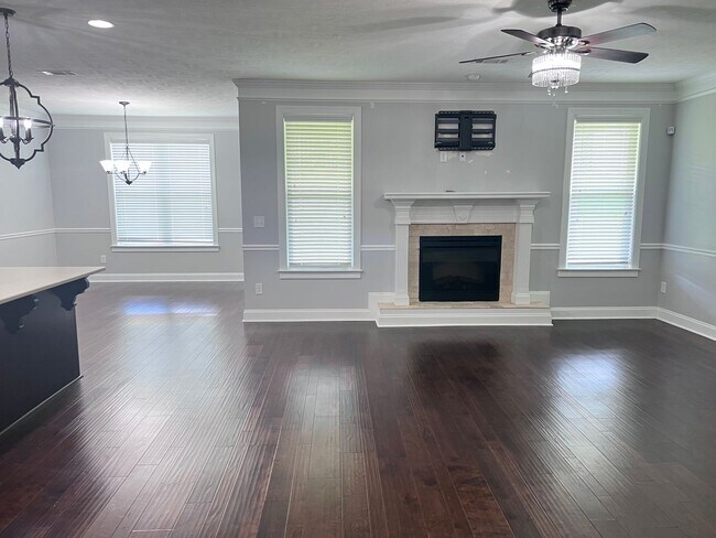 Building Photo - Amazing Home in Evans - 5 bedrooms.
