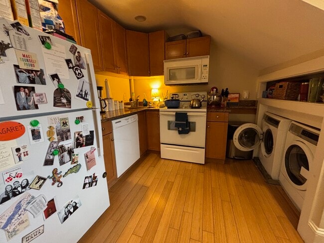 Building Photo - 91 Charles St