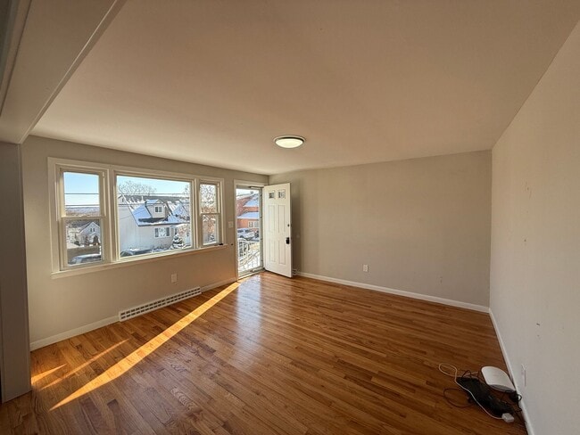 Foto del edificio - Recently updated 3 Bed 1 Bath Single Family House available February 1st!