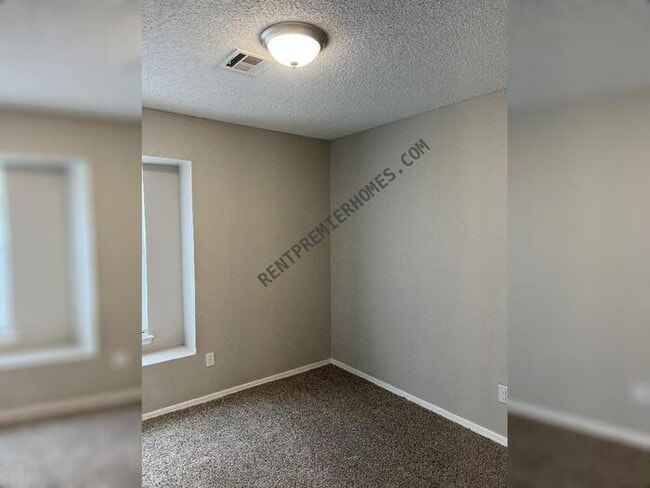 Foto del edificio - 8113 Cinnamon Teal Dr